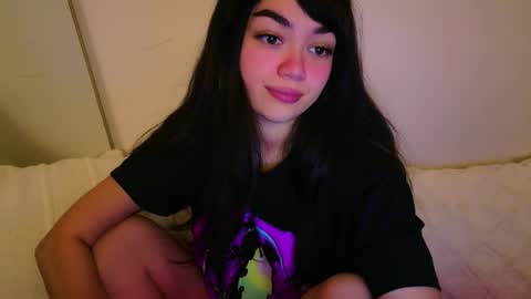 Snapshot of annatigarr chatting on October 26, 3:23 am meow online show from October 26, 3:23 am