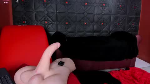 Snapshot of annavi_ chatting on June 10, 11:35 pm Annavi online show from June 10, 11:35 pm
