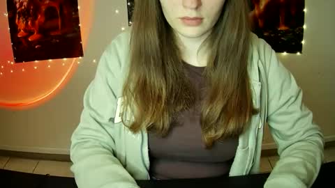 Snapshot of annbelll chatting on September 20, 9:10 am Bella online show from September 20, 9:10 am