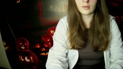 Snapshot of annbelll chatting on October 2, 6:42 am Bella online show from October 2, 6:42 am