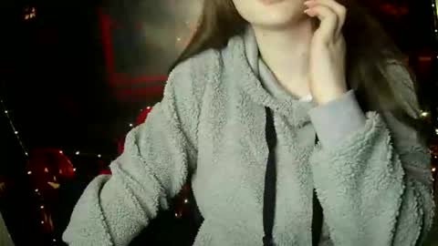 Snapshot of annbelll chatting on October 15, 12:05 pm Bella online show from October 15, 12:05 pm