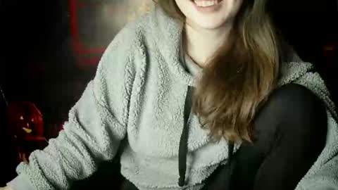 Snapshot of annbelll chatting on October 20, 5:13 pm Bella online show from October 20, 5:13 pm