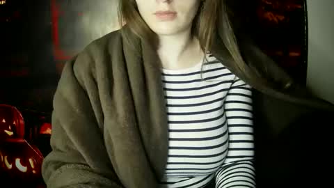 Snapshot of annbelll chatting on October 21, 5:13 pm Bella online show from October 21, 5:13 pm