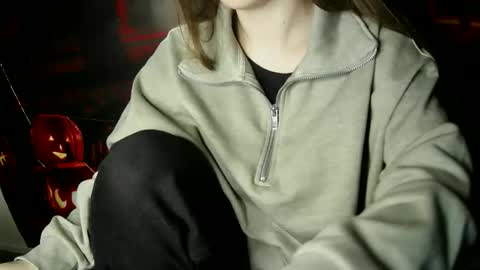 Snapshot of annbelll chatting on October 27, 6:12 pm Bella online show from October 27, 6:12 pm