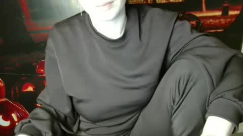 Snapshot of annbelll chatting on November 1, 7:21 am Bella online show from November 1, 7:21 am