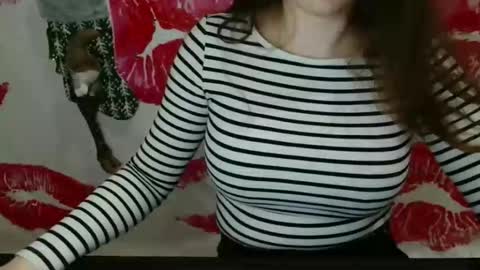 Snapshot of annbelll chatting on November 3, 6:09 pm Bella online show from November 3, 6:09 pm