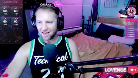 Snapshot of anndy_games chatting on January 3, 11:35 am anndy_games online show from January 3, 11:35 am