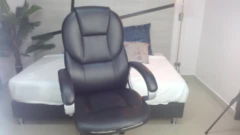 anne_blake online show from June 5, 2:51 am