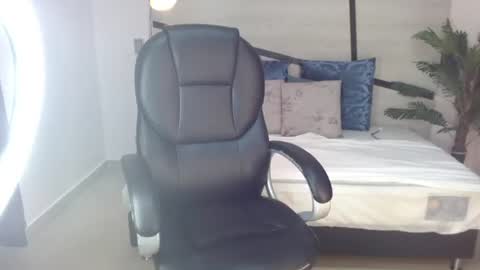anne_blake online show from June 23, 2:53 am
