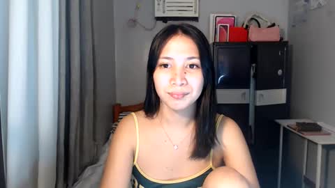 anne_chanelx online show from May 23, 9:52 pm