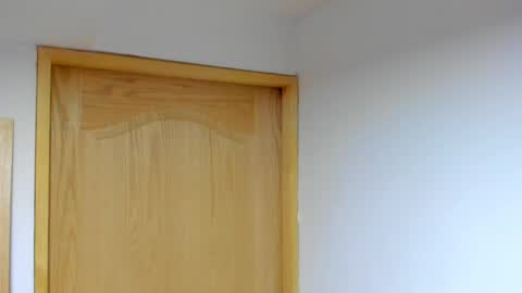 anne_millerr online show from June 1, 11:34 am