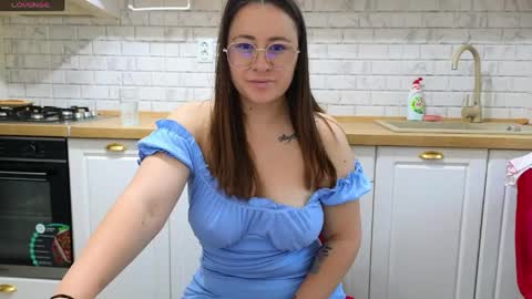 Snapshot of anne_pinkk chatting on June 9, 5:41 am anne_pinkk online show from June 9, 5:41 am