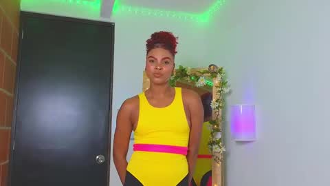 anne_rachel online show from December 4, 11:24 pm