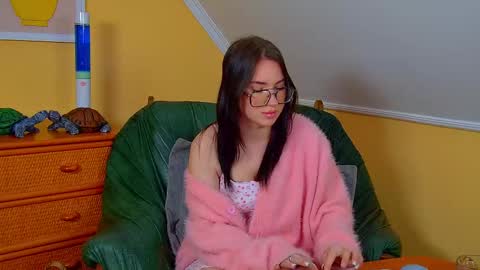 Anne online show from November 14, 8:02 am