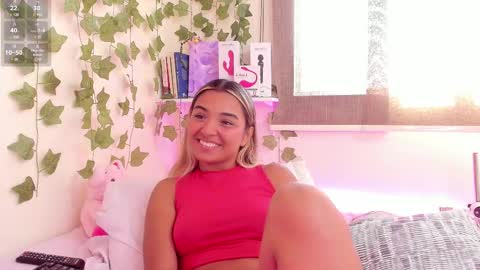 Snapshot of annebull_ chatting on January 30, 8:21 pm Anne online show from January 30, 8:21 pm