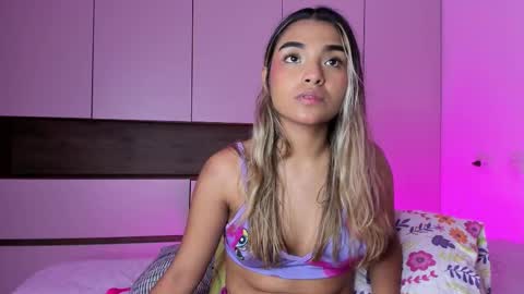 Snapshot of annebull_ chatting on September 9, 10:42 pm Anne online show from September 9, 10:42 pm