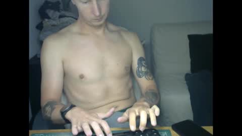 annecylake online show from September 27, 11:37 am