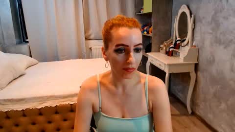 annedevrim online show from November 18, 7:02 am