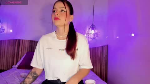 Snapshot of annedixie chatting on January 26, 3:06 am Anne online show from January 26, 3:06 am