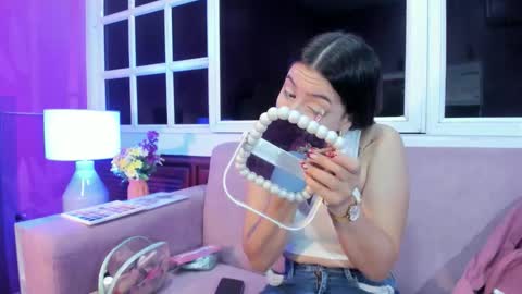 Anne online show from November 23, 3:06 am