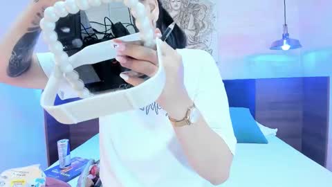 Anne online show from January 7, 3:09 am