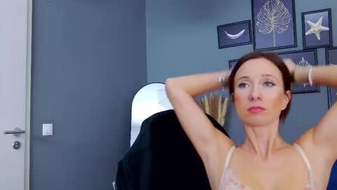 Anne online show from September 29, 5:23 am