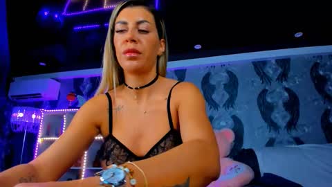 Snapshot of anneswhite chatting on March 3, 5:13 am Ana online show from March 3, 5:13 am