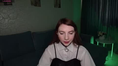 Snapshot of annetenet chatting on November 22, 8:24 am Annet online show from November 22, 8:24 am