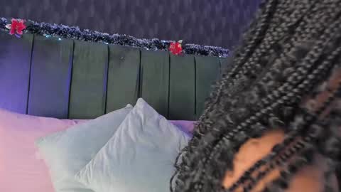 Snapshot of anneth__m chatting on December 16, 7:43 pm Anneth online show from December 16, 7:43 pm