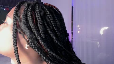 Snapshot of anneth__m chatting on December 28, 1:18 am Anneth online show from December 28, 1:18 am