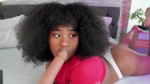 Snapshot of anneth__m chatting on September 9, 9:03 pm Anneth online show from September 9, 9:03 pm