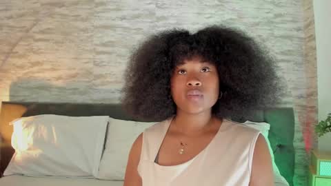 Snapshot of anneth__m chatting on September 29, 8:02 pm Anneth online show from September 29, 8:02 pm