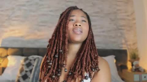 Snapshot of anneth__m chatting on May 12, 7:33 pm Anneth online show from May 12, 7:33 pm