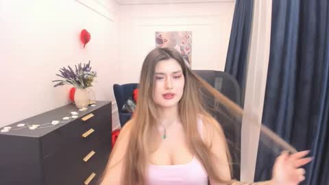 Snapshot of annetli chatting on February 15, 7:51 am annetli online show from February 15, 7:51 am