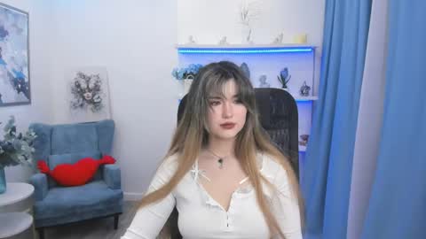 Snapshot of annetli chatting on April 11, 3:33 am annetli online show from April 11, 3:33 am