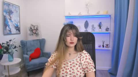 Snapshot of annetli chatting on April 19, 3:17 am annetli online show from April 19, 3:17 am