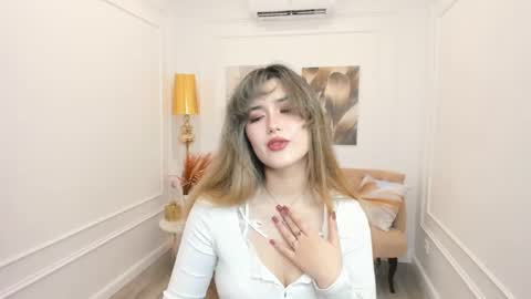 Snapshot of annetli chatting on April 25, 3:42 am annetli online show from April 25, 3:42 am