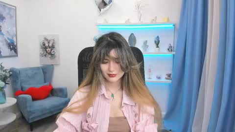 Snapshot of annetli chatting on June 5, 3:57 am annetli online show from June 5, 3:57 am