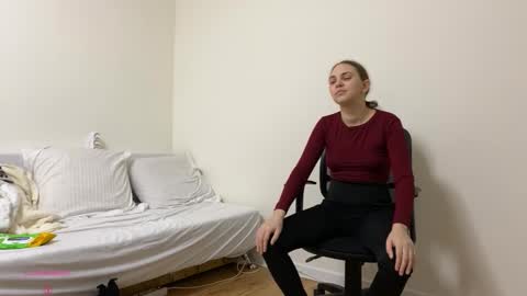 Snapshot of annetmoroz chatting on February 7, 1:15 pm Ann Serj online show from February 7, 1:15 pm