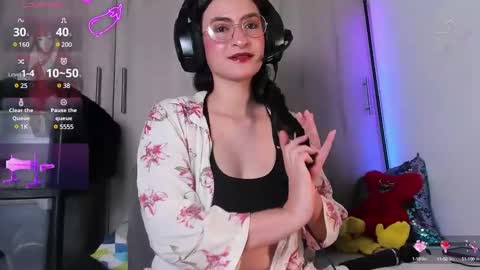 Snapshot of annetyotto99 chatting on January 8, 7:56 pm Ana online show from January 8, 7:56 pm