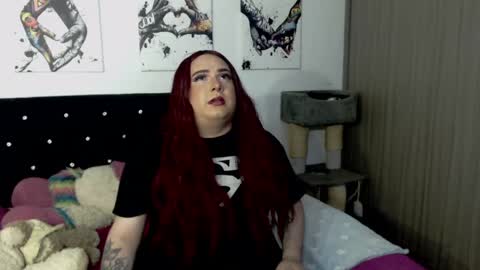 Snapshot of annevanhelsing chatting on April 14, 4:51 am Anne VanHelsing online show from April 14, 4:51 am