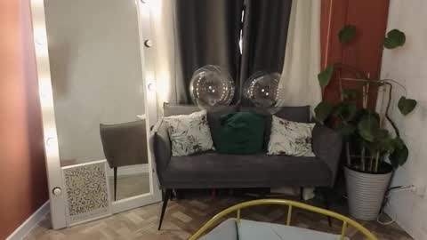 Anni online show from March 28, 5:29 am