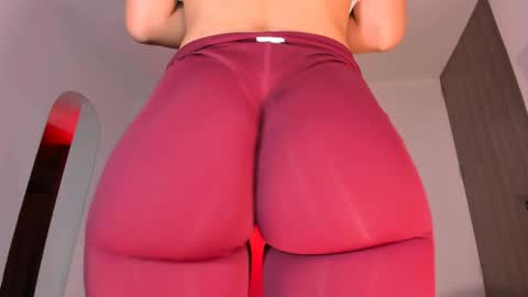 Snapshot of annibigass4daddy chatting on May 1, 1:21 am Creamy online show from May 1, 1:21 am