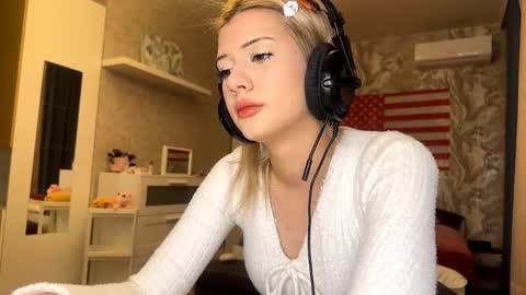 annie1fuc4 online show from March 23, 4:11 pm