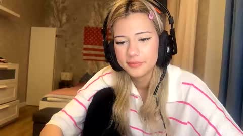 annie1fuc4 online show from March 26, 6:02 pm