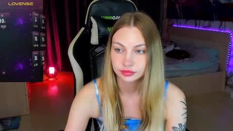 Snapshot of annie69kiss chatting on September 20, 11:50 pm Annie online show from September 20, 11:50 pm