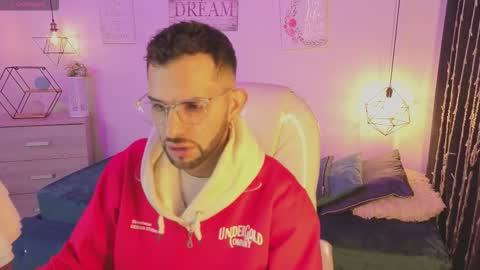 Annie And Ryan  online show from February 1, 4:44 am