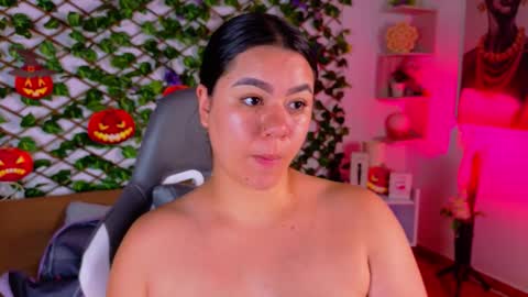 Snapshot of annie_barozzi chatting on October 13, 1:33 pm annie_barozzi online show from October 13, 1:33 pm