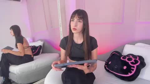 Annie online show from July 18, 7:39 pm