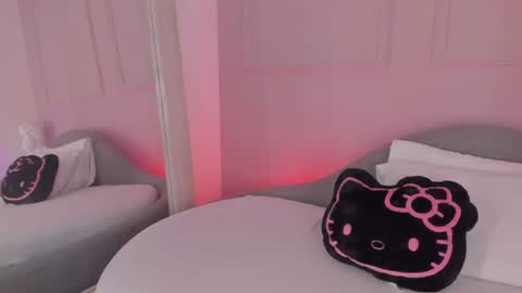 Annie online show from July 20, 8:11 pm